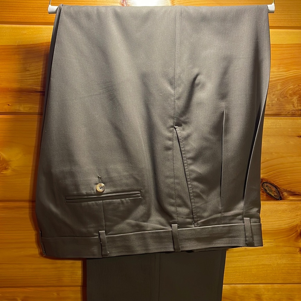 38/34 pleated slacks, textured